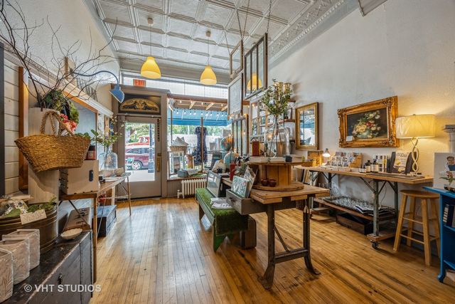 48 S La Grange Road 48, La Grange, IL 60525