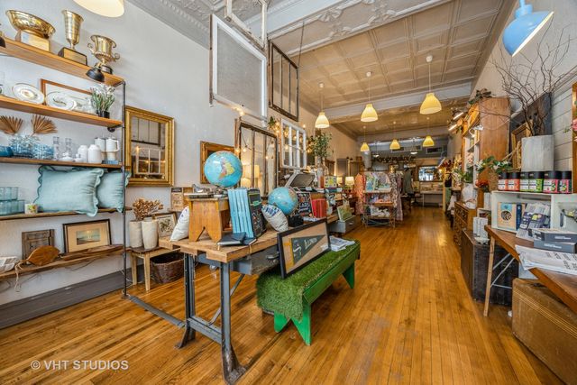 48 S La Grange Road 48, La Grange, IL 60525