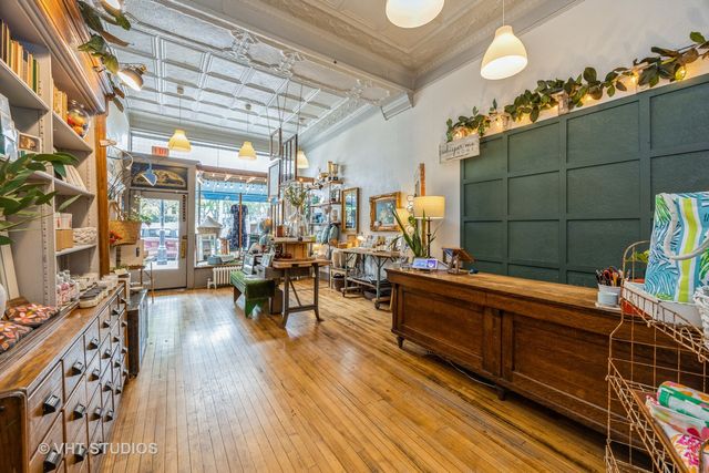 48 S La Grange Road 48, La Grange, IL 60525