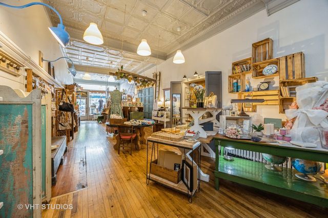 48 S La Grange Road 48, La Grange, IL 60525