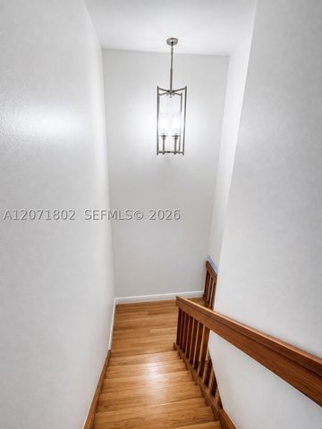 2561 W 60th Pl 102-1, Hialeah, FL 33016