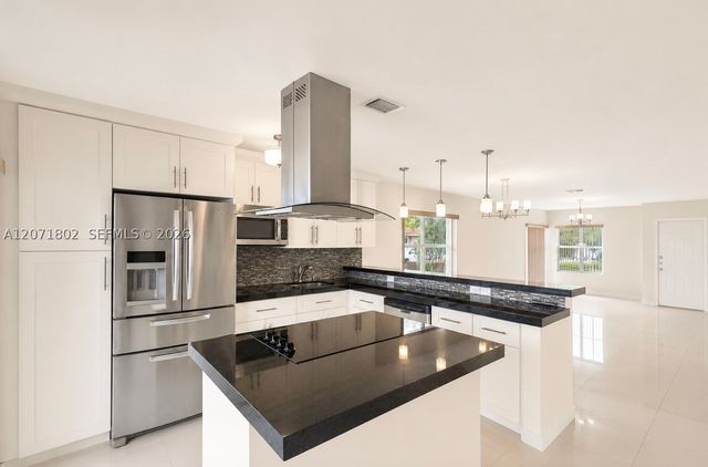 2561 W 60th Pl 102-1, Hialeah, FL 33016