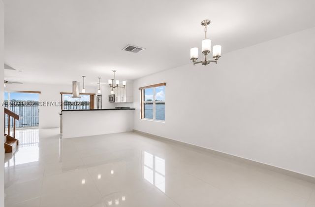 2561 W 60th Pl 102-1, Hialeah, FL 33016