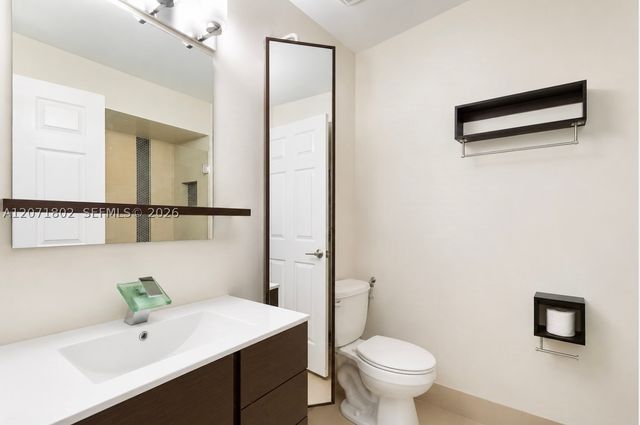 2561 W 60th Pl 102-1, Hialeah, FL 33016