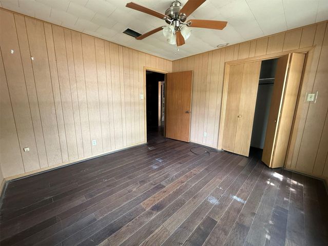637 S Meyer Street, La Grange, TX 78945