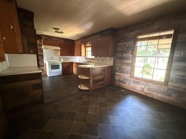 637 S Meyer Street, La Grange, TX 78945