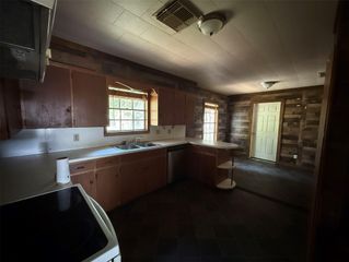 637 S Meyer Street, La Grange, TX 78945