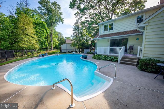 7 CARRIAGE WAY, Cinnaminson, NJ 08077