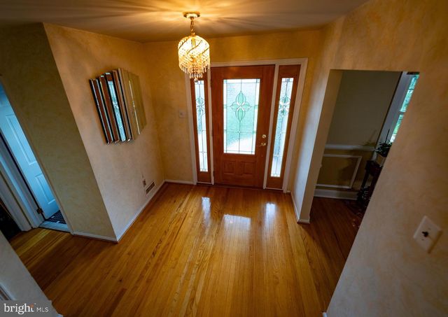7 CARRIAGE WAY, Cinnaminson, NJ 08077