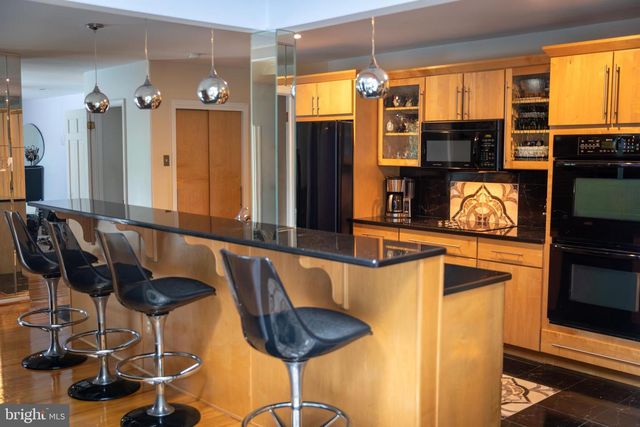 7 CARRIAGE WAY, Cinnaminson, NJ 08077