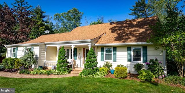 7 CARRIAGE WAY, Cinnaminson, NJ 08077