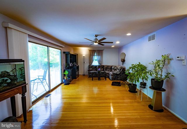 7 CARRIAGE WAY, Cinnaminson, NJ 08077