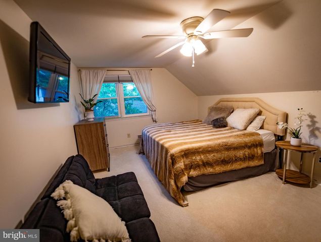 7 CARRIAGE WAY, Cinnaminson, NJ 08077