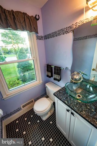 7 CARRIAGE WAY, Cinnaminson, NJ 08077
