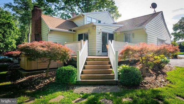 7 CARRIAGE WAY, Cinnaminson, NJ 08077