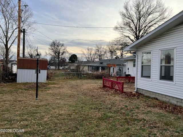 2419 S Ozark Avenue, Joplin, MO 64804