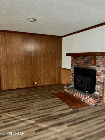 2419 S Ozark Avenue, Joplin, MO 64804