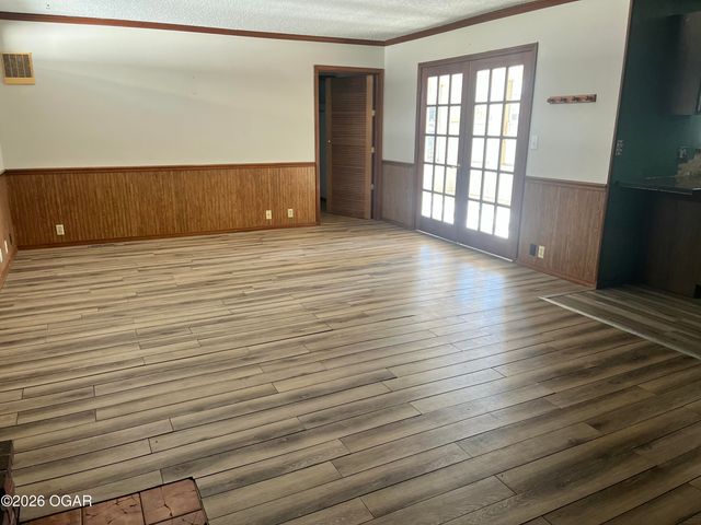 2419 S Ozark Avenue, Joplin, MO 64804