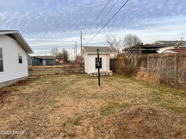 2419 S Ozark Avenue, Joplin, MO 64804