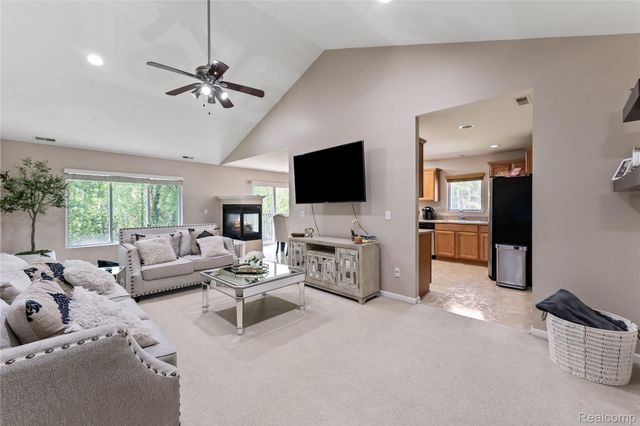 3522 Eagle Creek, Shelby Charter Township, MI 48317