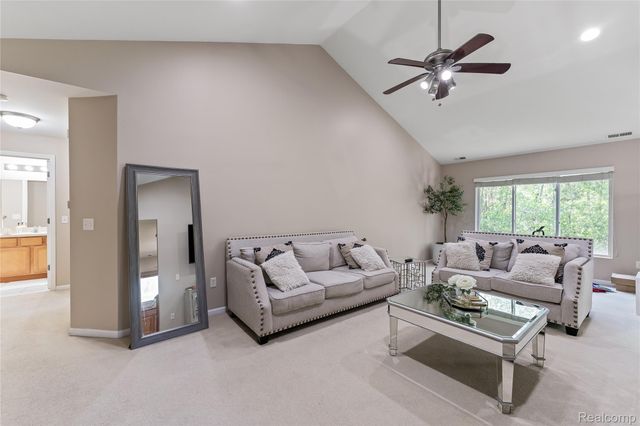 3522 Eagle Creek, Shelby Charter Township, MI 48317
