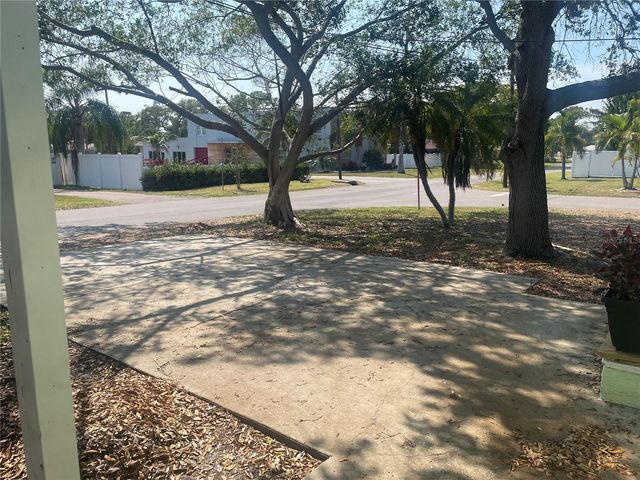 10825 NAVAJO DRIVE, St Petersburg, FL 33708