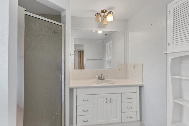 1102 FRUITLAND AVENUE, Bradenton, FL 34207