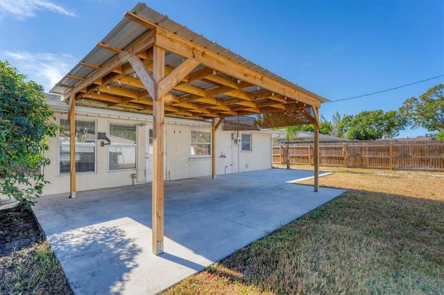 1102 FRUITLAND AVENUE, Bradenton, FL 34207