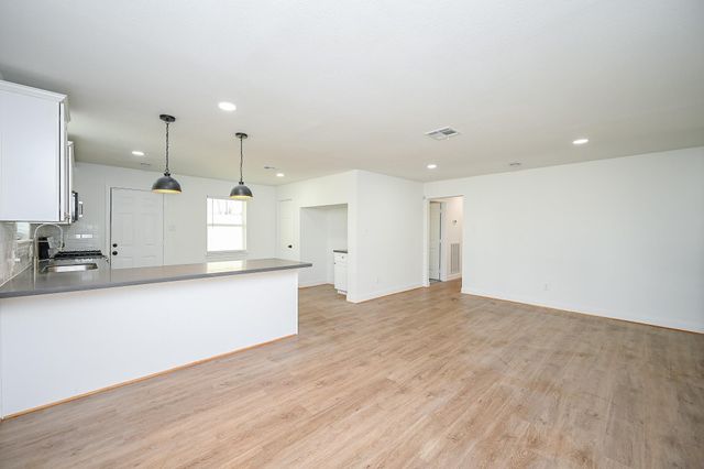 4710 Hershe Street, Houston, TX 77020