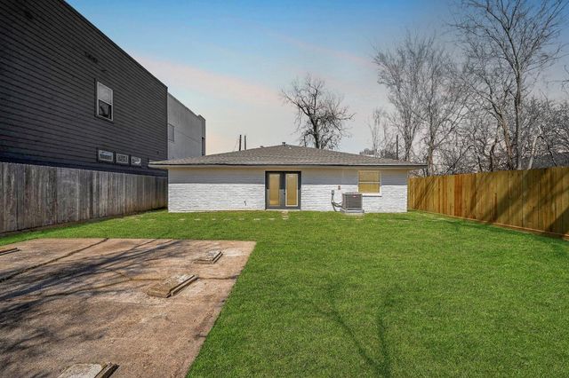 4710 Hershe Street, Houston, TX 77020