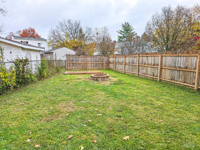 11 Ashby Street, Greenhills, OH 45218