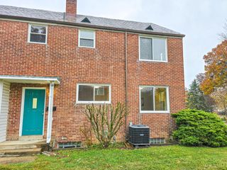 11 Ashby Street, Greenhills, OH 45218