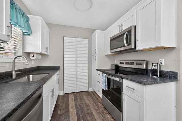 2015 KENDIS STREET, Port Charlotte, FL 33948