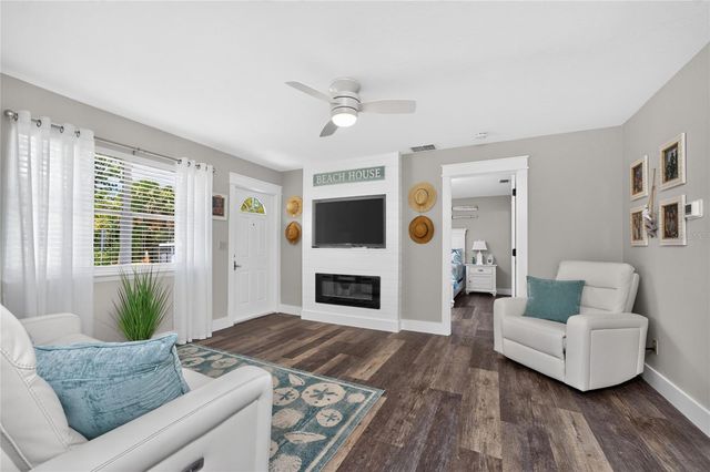 2015 KENDIS STREET, Port Charlotte, FL 33948