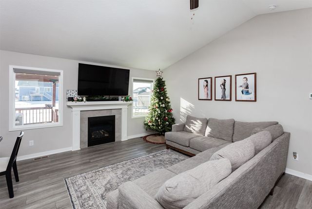 429 Wicker Drive, Huxley, IA 50124