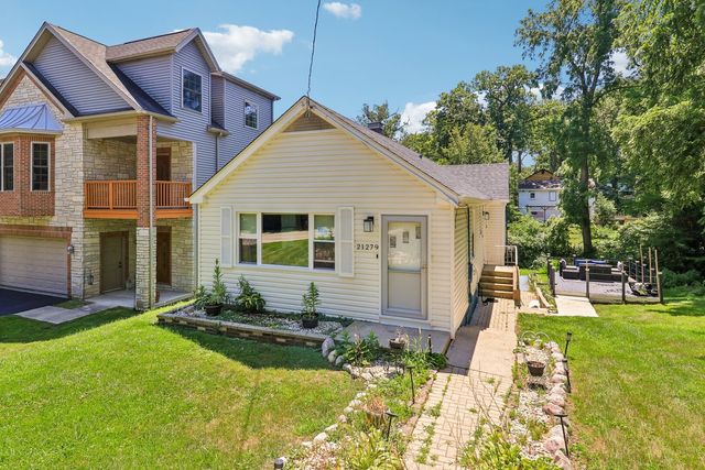 21279 W Shady Lane, Lake Zurich, IL 60047