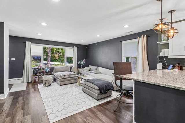 21279 W Shady Lane, Lake Zurich, IL 60047