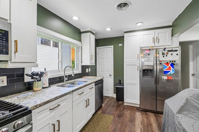 21279 W Shady Lane, Lake Zurich, IL 60047
