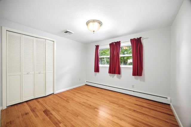 2 Drake Lane, Holyoke, MA 01040
