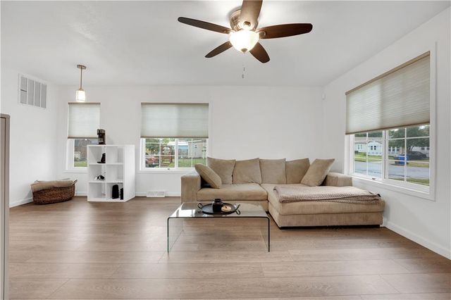 1723 S Park Avenue, Sedalia, MO 65301