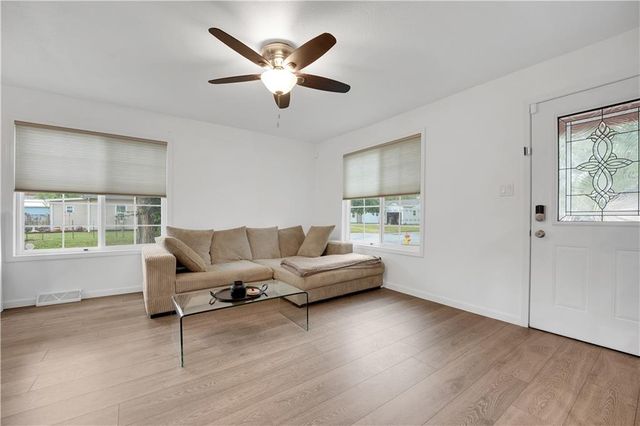 1723 S Park Avenue, Sedalia, MO 65301