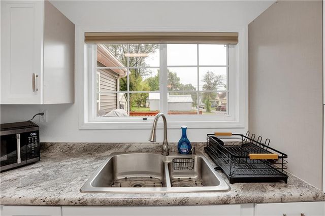 1723 S Park Avenue, Sedalia, MO 65301