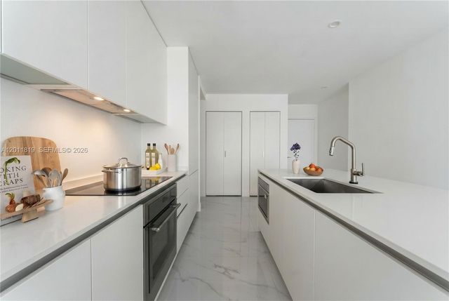 700 NE 24 2504, Miami, FL 33137