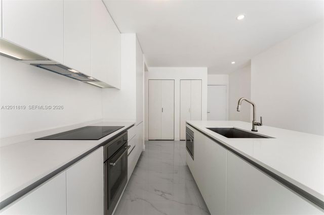 700 NE 24 2504, Miami, FL 33137