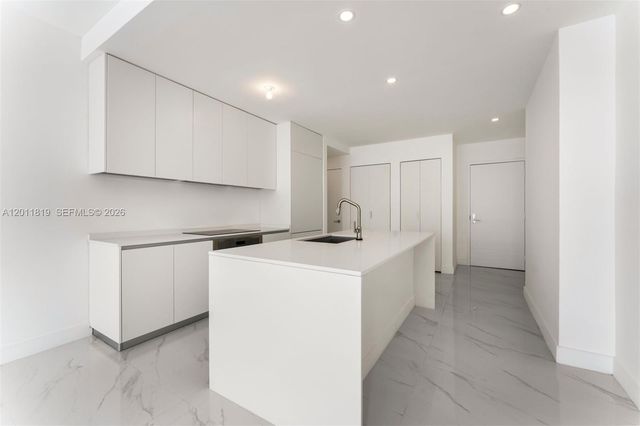 700 NE 24 2504, Miami, FL 33137