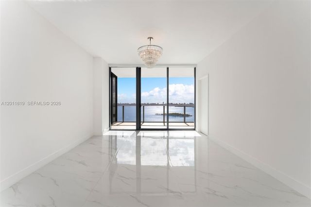 700 NE 24 2504, Miami, FL 33137