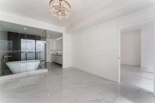 700 NE 24 2504, Miami, FL 33137