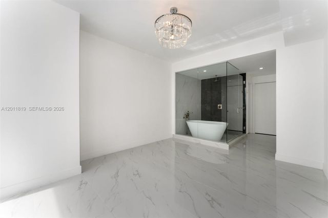 700 NE 24 2504, Miami, FL 33137