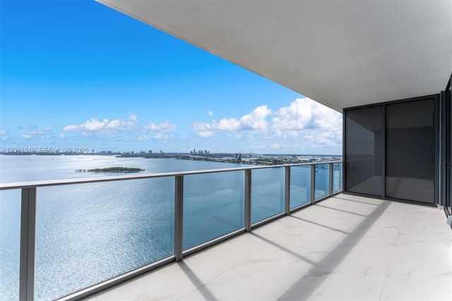 700 NE 24 2504, Miami, FL 33137