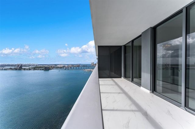 700 NE 24 2504, Miami, FL 33137